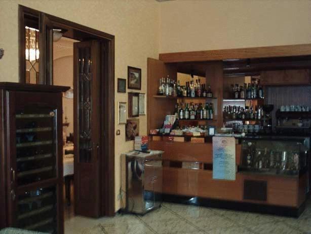 Albergo Amici Varese Ligure Exterior foto